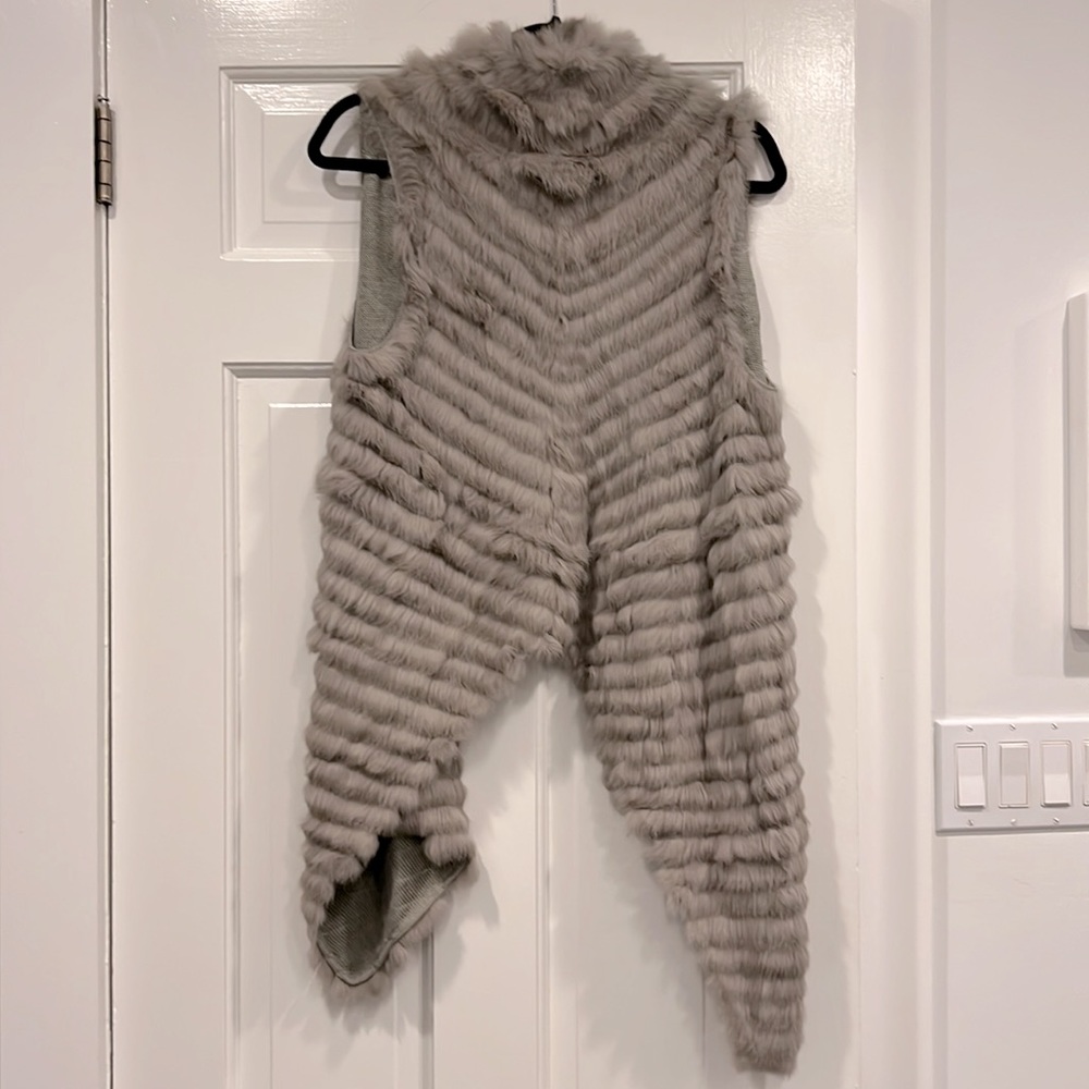 Jocelyn Rabbit Fur Vest - Picture 2 of 6